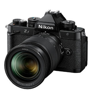 Nikon Z f Kit med 24-70 f/4 S Nydelig retrokamera