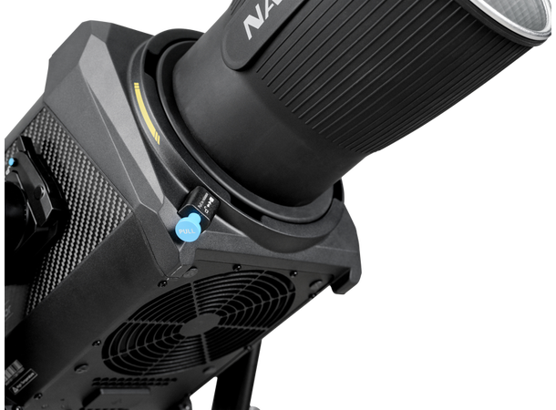 Nanlux Evoke 1200B Spot Light Kit Med Flightcase og FL-35YK Fresnel 