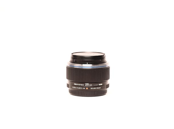 OM SYSTEM 25mm f/1.8 II BRUKT BRUKT, Se beskrivelse 