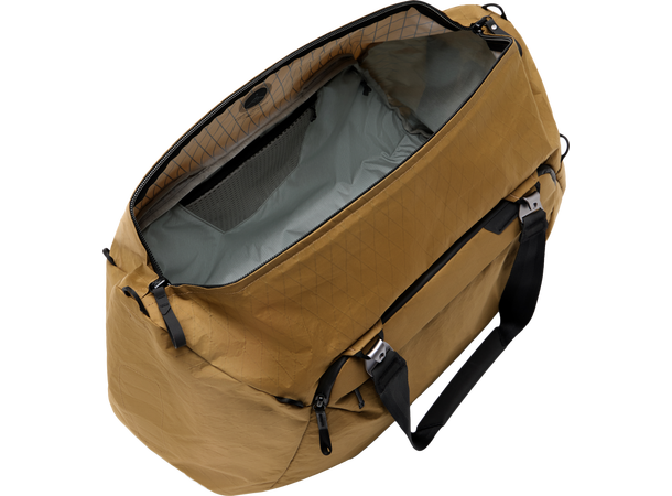 Peak Design Travel Duffel 50L Coyote Duffelbag med praktiske løsninger 