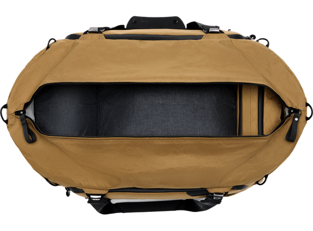 Peak Design Travel Duffel 50L Coyote Duffelbag med praktiske løsninger 