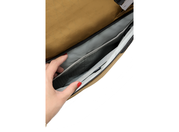 Peak Design Travel Duffel 50L Coyote Duffelbag med praktiske løsninger 