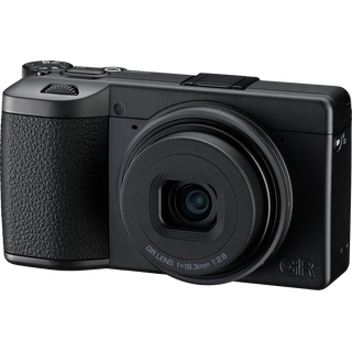 Ricoh GR IV Monochrome Essensen av lys. Sort-hvitt