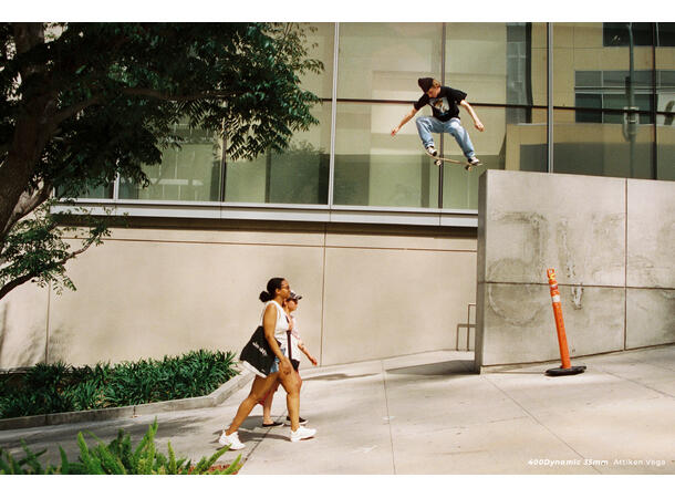 CineStill 400D Dynamic Versatile 135-36 Finkornet fargefilm, 400 ASA 