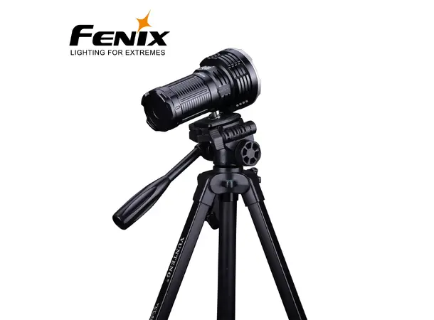 Fenix LR50R LED 12 000 lumen Kraftig lykt laget for søk og redning 