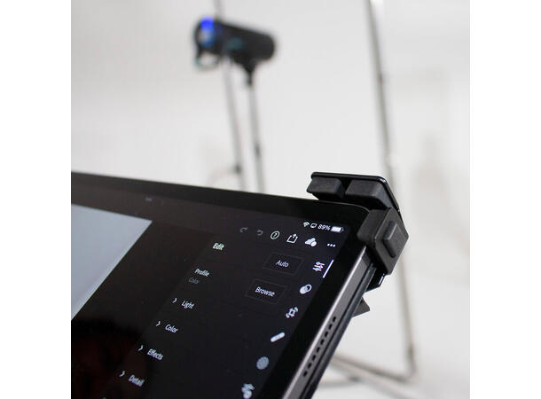 Manfrotto TetherGear Nettbrettholder Støtter nettbrett mellom 9"- 13" 