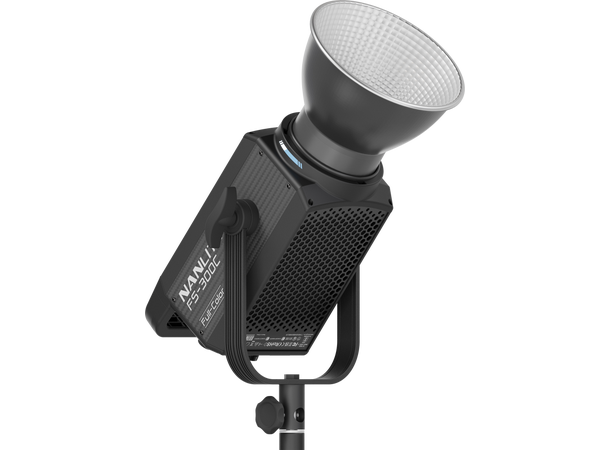 Nanlite FS-300C LED RGBW Spot Light Kraftig og kompakt LED-lys 