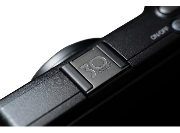 Ricoh GR IV 30th Anniversary edition Avansert kompaktkamera med god optikk 