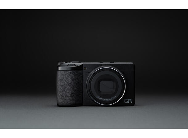 Ricoh GR IV 30th Anniversary edition Avansert kompaktkamera med god optikk 