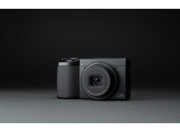 Ricoh GR IV 30th Anniversary edition Avansert kompaktkamera med god optikk 