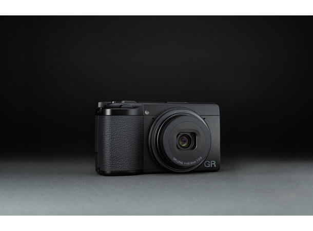 Ricoh GR IV 30th Anniversary edition Avansert kompaktkamera med god optikk 