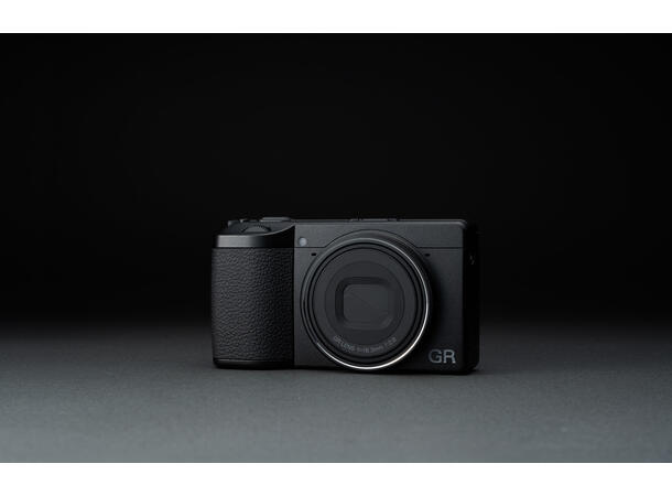 Ricoh GR IV 30th Anniversary edition Avansert kompaktkamera med god optikk 