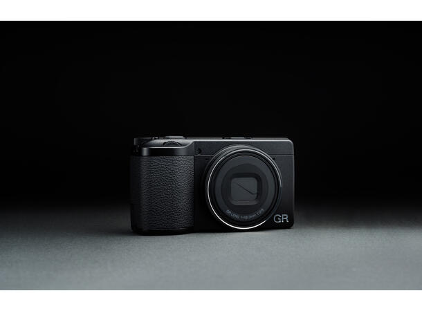 Ricoh GR IV 30th Anniversary edition Avansert kompaktkamera med god optikk 