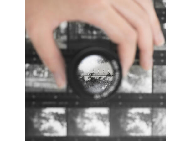 Adox Precision Loupe 10x Høykvalitets skarp lupe med lys 