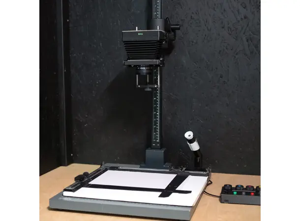 Intrepid Compact Enlarger, 35mm & 120 Forstørrelsesapparat for mørkerom 