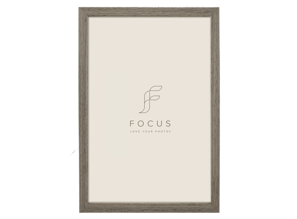 Grace Walnut Ramme 18x24 Klassisk ramme i valnøttfinér 