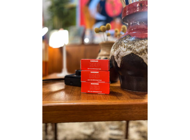 Harman Red ISO 125 120 Redscale-film, 125 ASA, 120-film 