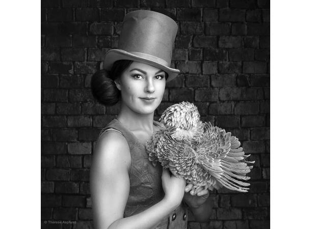 Manfrotto  Classic Red/Distressed White Vendbar bakgrunn  1,5x2,1 