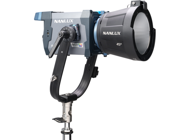 Nanlux Evoke 150C LED FC Spot Light Full color spot light med case 