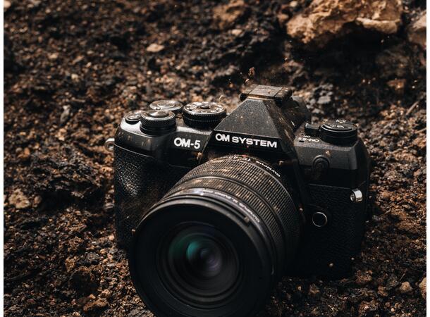 OM SYSTEM OM-5 Mark II Sort kit Sort Kit med 14-150mm f/4-5.6 II 