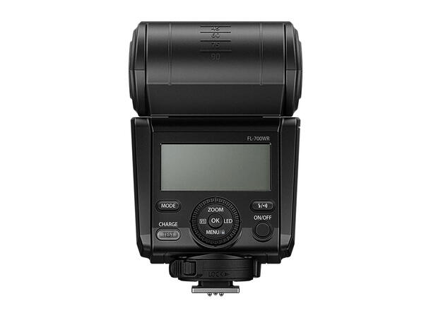 OM SYSTEM FL-700WR blits Kompakt og kraftig, profesjonell blits 