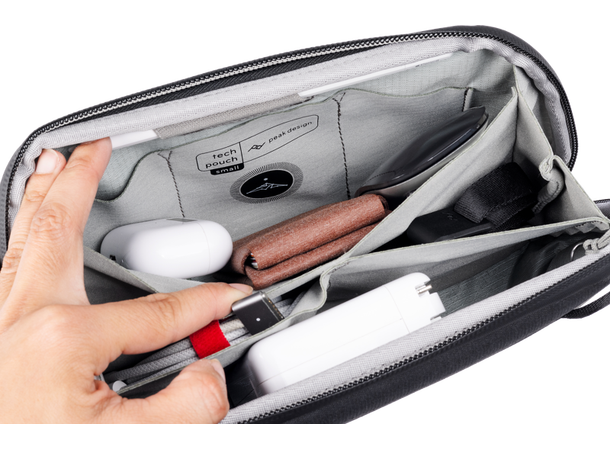 Peak Design Tech Pouch Small Sort Smart organisering for småting 