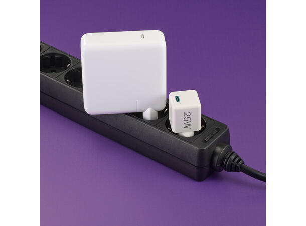 Hama Mini Fast Charger USB-C PD 25W Liten lader, stor kraft. Hvit 