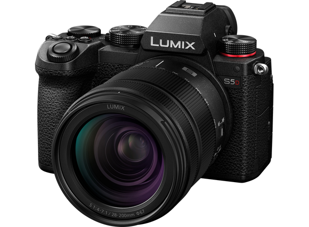 Panasonic Lumix S5D med 28-200/4-7.1 Kit Kompakt kraftpakke for foto og film 