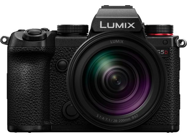 Panasonic Lumix S5D med 28-200/4-7.1 Kit Kompakt kraftpakke for foto og film 