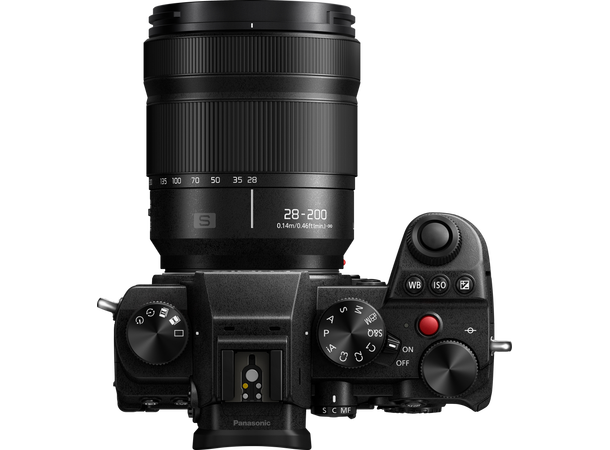 Panasonic Lumix S5D med 28-200/4-7.1 Kit Kompakt kraftpakke for foto og film 