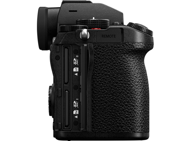 Panasonic Lumix S5D med 28-200/4-7.1 Kit Kompakt kraftpakke for foto og film 