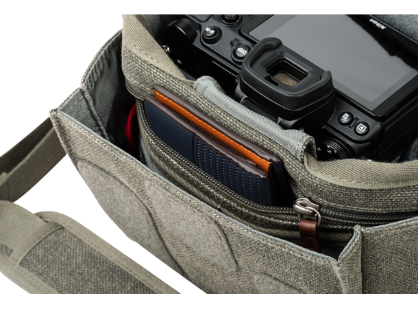 Think Tank Retrospective 4 V2.0 Pine Diskret fotoveske med gode funksjoner 