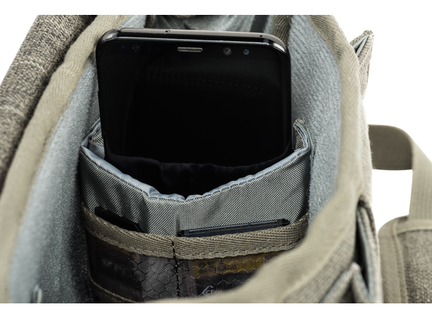 Think Tank Retrospective 4 V2.0 Pine Diskret fotoveske med gode funksjoner 