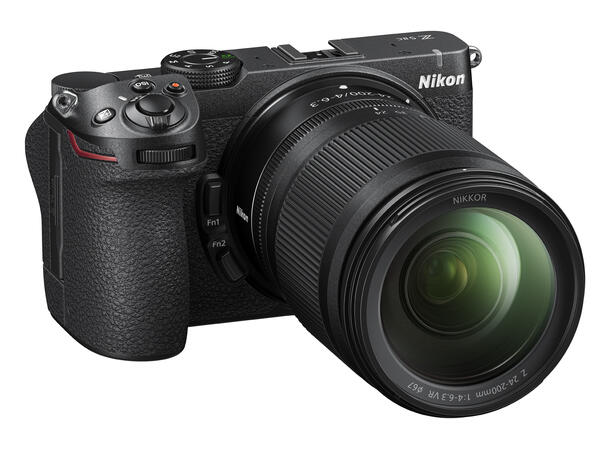 Nikon Z5IIc med Z 24-200mm f/4-6, Sort 24,5MP Fullformat EXPEED 7 