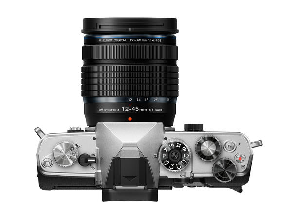 OM SYSTEM OM-3 med 12-45/4 PRO Sølv Kit med OM SYSTEM 12-45mm f/4 Pro 