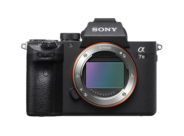 Sony A7 III m/ FE 28-70mm f/3.5-5.6 OSS Fullformat med rå kvalitet og ytelse 