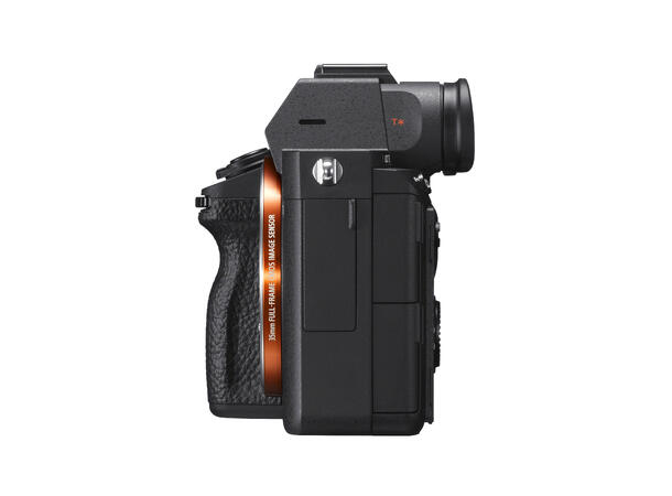 Sony A7 III m/ FE 28-70mm f/3.5-5.6 OSS Fullformat med rå kvalitet og ytelse 