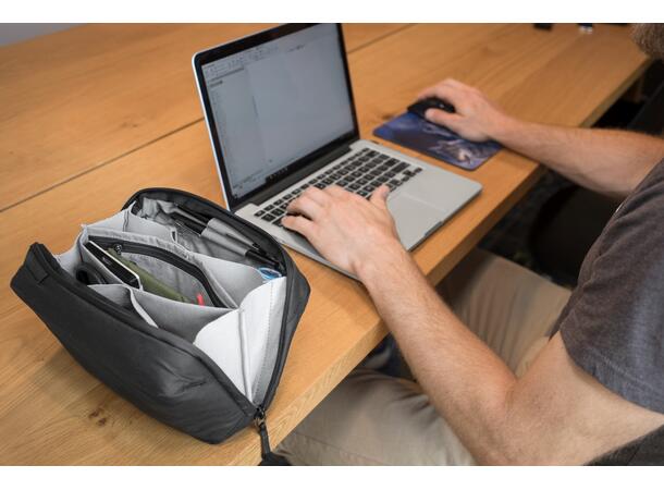 Peak Design Tech Pouch sort BTP-BK-2. Smart organisering for småting 