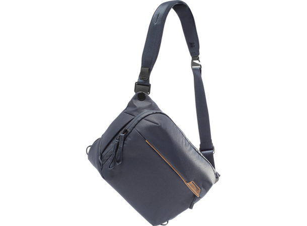Peak Design Everyday Sling 6L V2 Midnight. Liten og smart slingbag 
