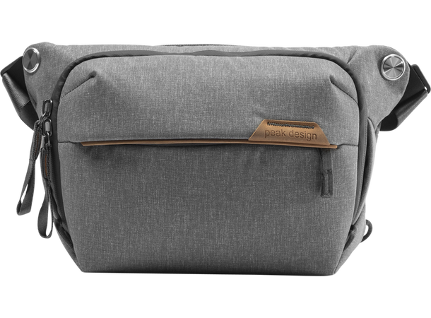 Peak Design Everyday Sling 3L V2 Ash. Liten slingbag m/ smarte løsninger 