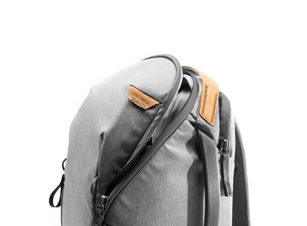 Peak Design Everyday Backpack 20L Zip Ash. Genial fotosekk