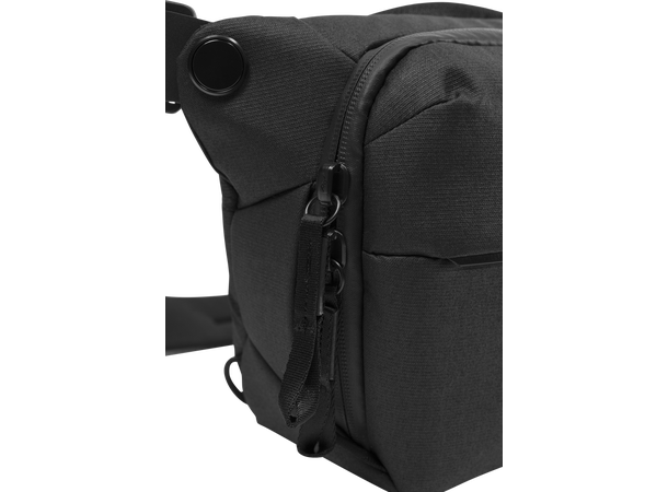 Peak Design Everyday Sling 6L V2 Black. Liten og smart slingbag 