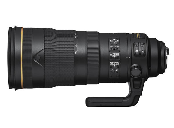 Nikon 120-300mm f/2.8E FL ED SR VR Kraftig og lyssterk telezoom 