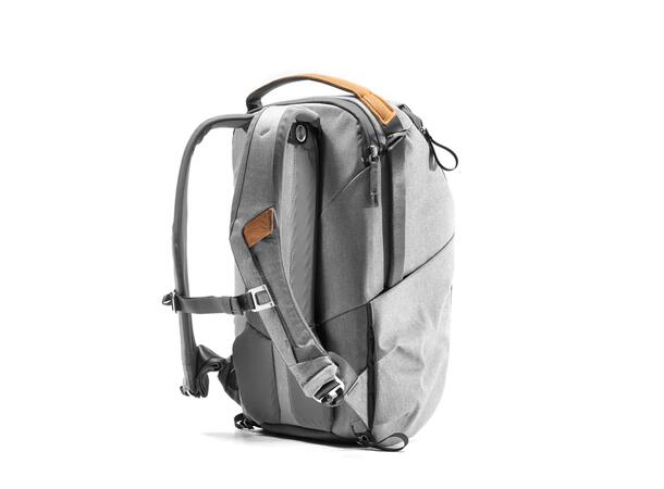 Peak Design Everyday Backpack 20L V2 Ash. Genial fotosekk