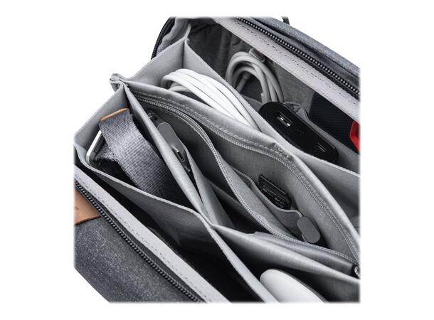 Peak Design Tech Pouch charcoal Smart organisering for småting 
