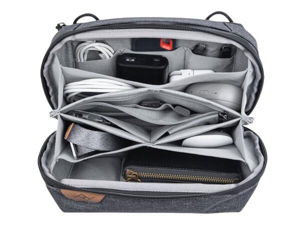 Peak Design Tech Pouch charcoal Smart organisering for småting 