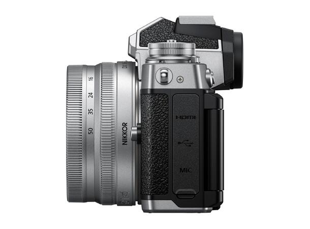 Nikon Z fc Kit med 16-50 f/3.5-6.3 SE VR Speilløs DX-format med 20,9MP, 4K, Wifi 