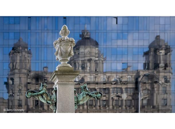 Sony FE 40mm f/2.5 G Kompakt vidvinkel med høy kvalitet 