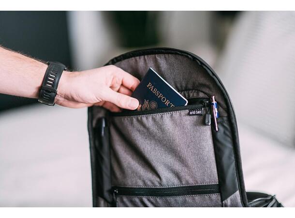 Gomatic Navigator Travel Backpack 32L Romslig og smart sekk for reise 